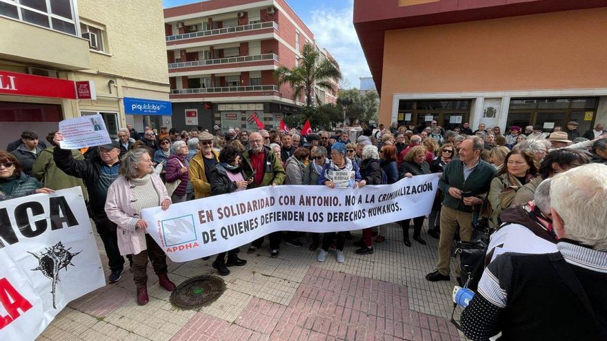 Un juzgado condena a un activista por la sanidad pública por gritarle a una directora del Servicio Andaluz de Salud