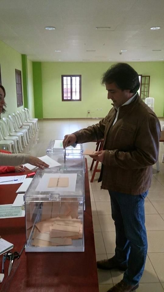 Francisco Paz, candidato del PSOE a la Alcaldía de San Andrés y Sauces, ha ejercido su derecho a voto.