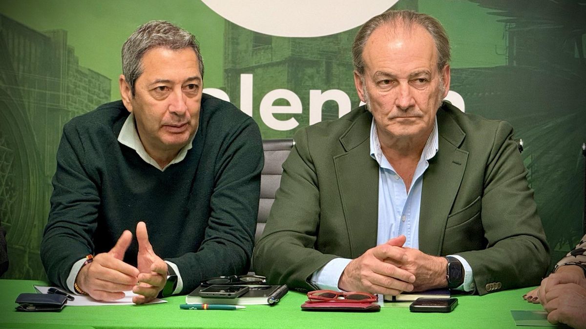 Vicente Barrera y José Luis Aguirre en una reunión de Vox con concejales afectados por la dana.