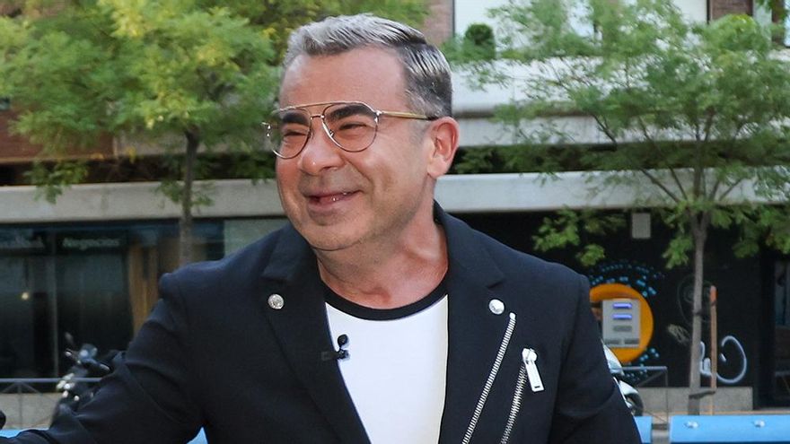 Jorge Javier continúa su omnipresencia en Mediaset y salta a Mitele Plus con una sorpresa a sus 'Vecinos'