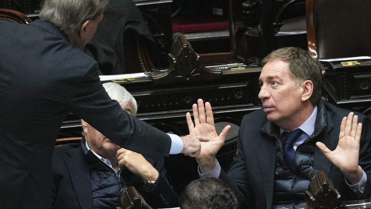 Diego Santilli (PRO) discute con Miguel Ángel Pichetto