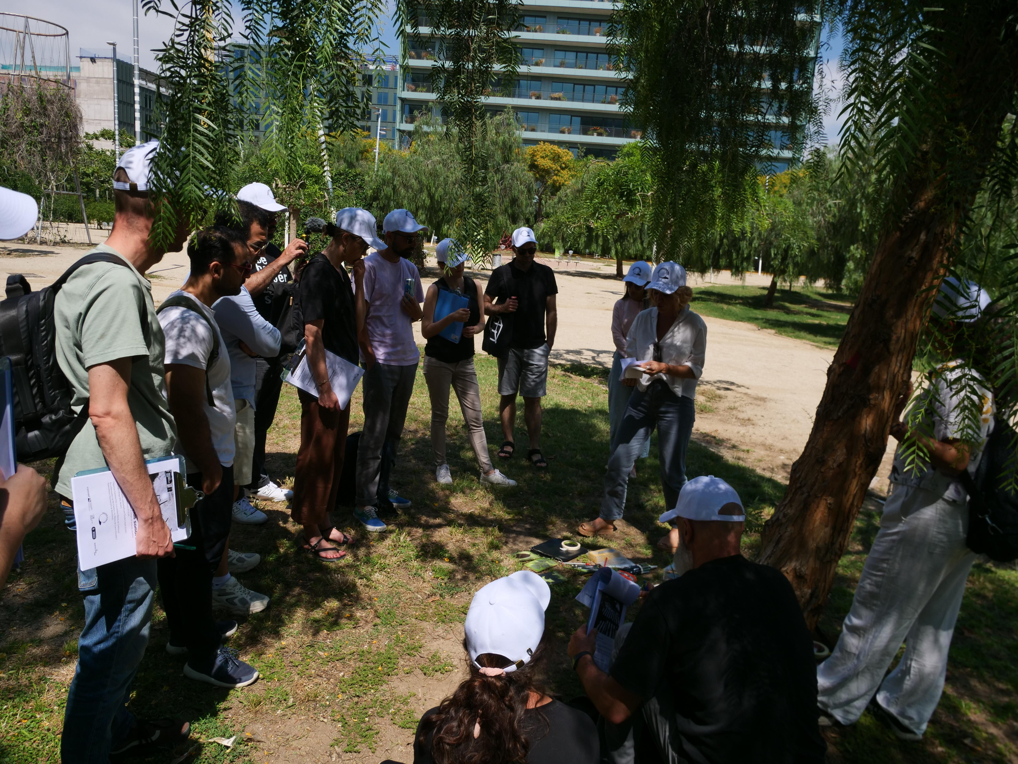 Taller 'La ciudad de las sombras' como parte de las Semanas de la Arquitectura de Barcelona celebradas en junio de 2024.
