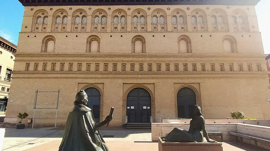 La Lonja de Zaragoza vuelve a enfrentar al Gobierno del PP con la ciudadanía, crítica con su reforma interior: "Es un disparate"