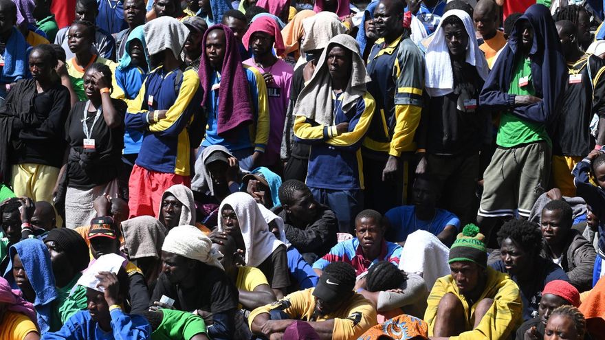 Bajan las llegadas de migrantes a Lampedusa, pero su sistema de acogida sigue saturado