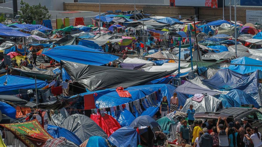 Comisión DDHH advierte de peligros en campamento migrante en mexicana Tijuana