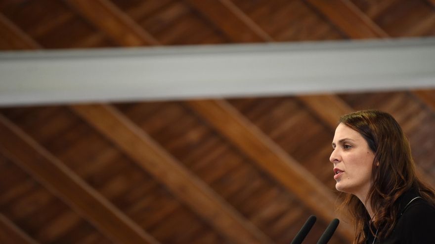 La portavoz de Más Madrid en el Ayuntamiento, Rita Maestre, interviene durante la verbena de Más Madrid bajo el nombre de “La Madrileña 2025”, en el Auditorio del Parque Paraíso, a 24 de mayo de 2025, en Madrid (España).