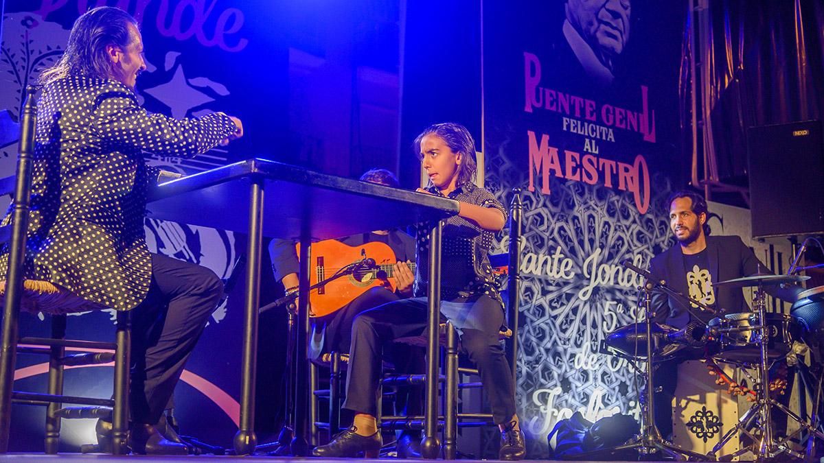 Puente Genil vibra con el festival de Cante Grande dedicado a Fosforito