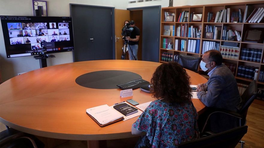 La Xunta de Galicia vuelve a ampliar los aforos en la hostelería un día después de reducirlos