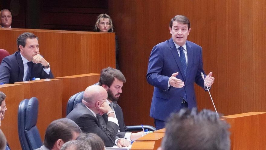 Mañueco se pone de perfil con la Facultad de Medicina para León: no hay “atajos” ni “trabas”