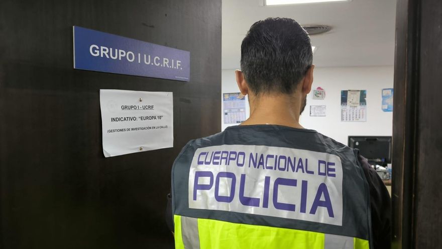 Jornadas de 14 horas, sin vacaciones ni horas extra: la Policía detiene a dos empresarios en Palma por explotación