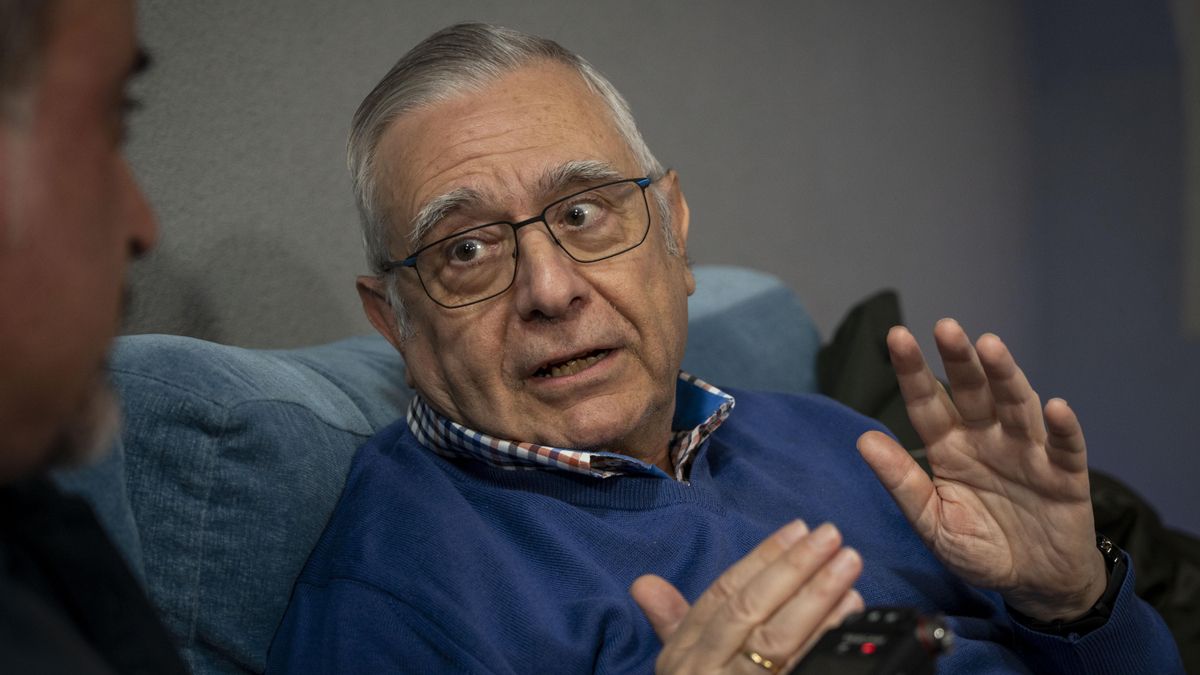 Meteorologist Ángel Rivera, during the interview.
