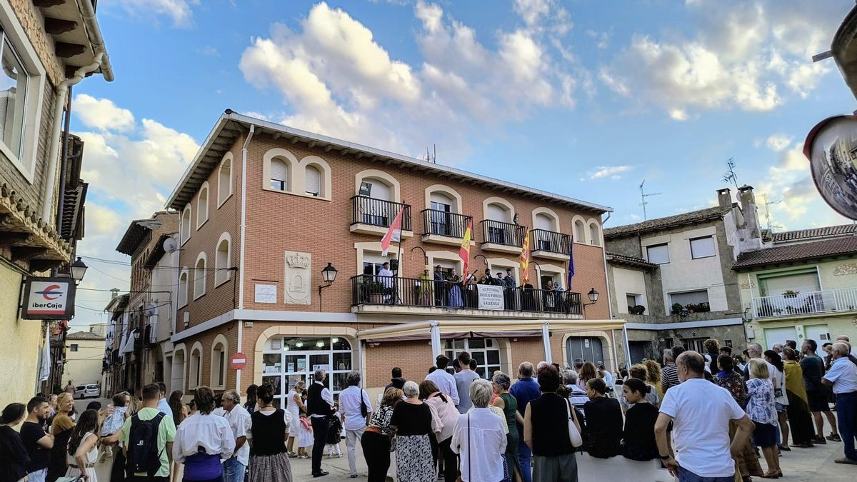 Homenaje a Basilio Paraíso en Laluenga.
