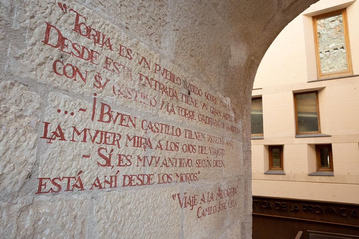 Detalle del patio de armas del Castillo de Torija.