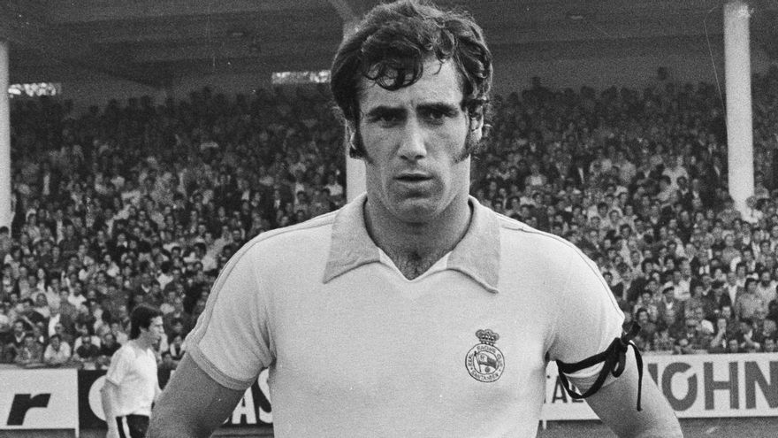 Aitor Aguirre posa para Juan Antonio Mazo, que, según su hijo, era consciente del acto de protesta de los jugadores y por eso tomó este retrato.