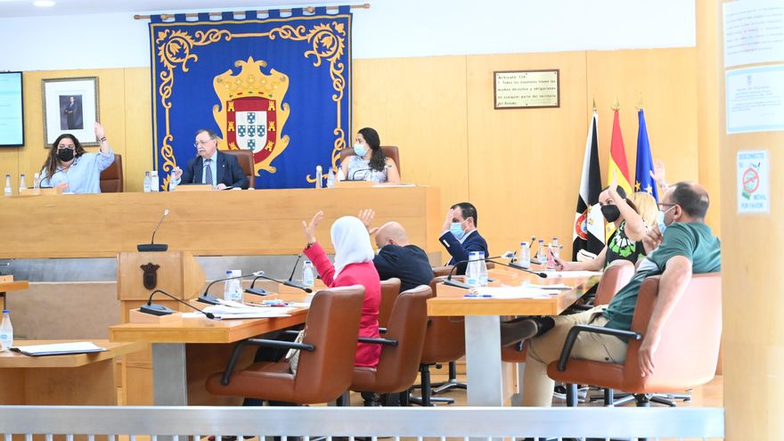 La Asamblea de Ceuta declara indeseable a Abascal con la abstención del PP por "romper" la convivencia en la ciudad