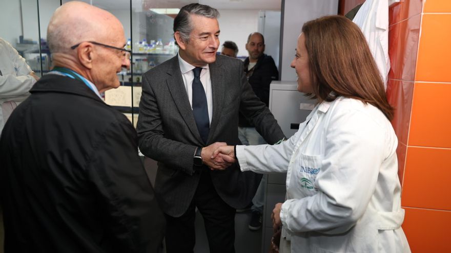 La Junta y cinco sindicatos firman un nuevo pacto para "agilizar" la bolsa del Servicio Andaluz de Salud