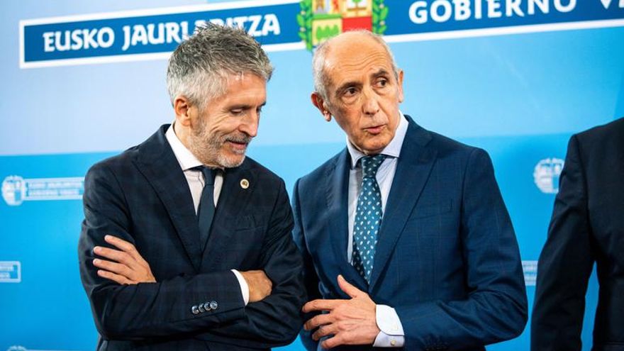 El Gobierno de Urkullu busca cortar el conflicto de la Ertzaintza sin tocar la nómina pero con mejoras económicas