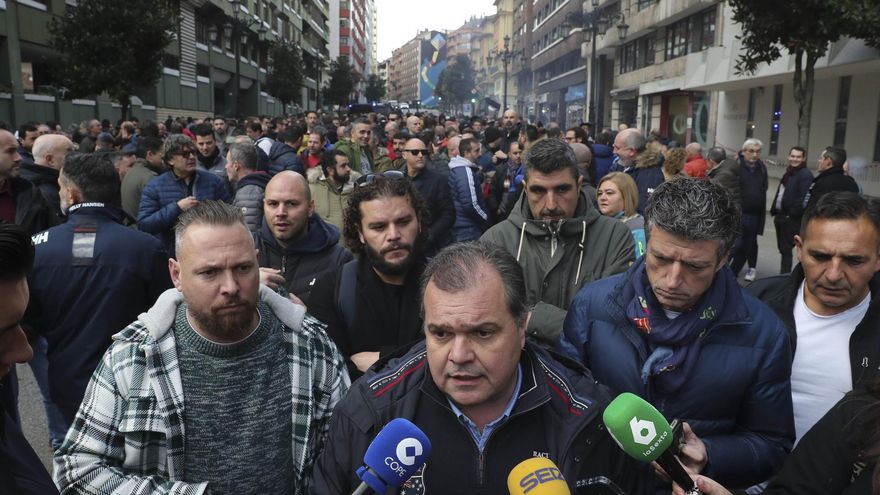 Los mineros de Hunosa se concentran en Oviedo para exigir a la empresa pública "empleos de futuro, estables y de calidad"
