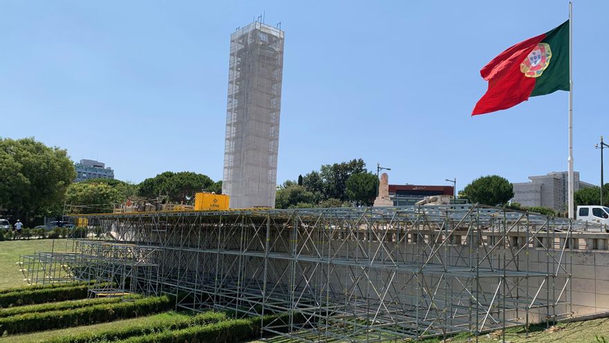 Fotografía de archivo del escenario que están instalando en el Parque Eduardo VII de Lisboa para la Jornada Mundial de la Juventud (JMJ). EFE/ Carlota Ciudad