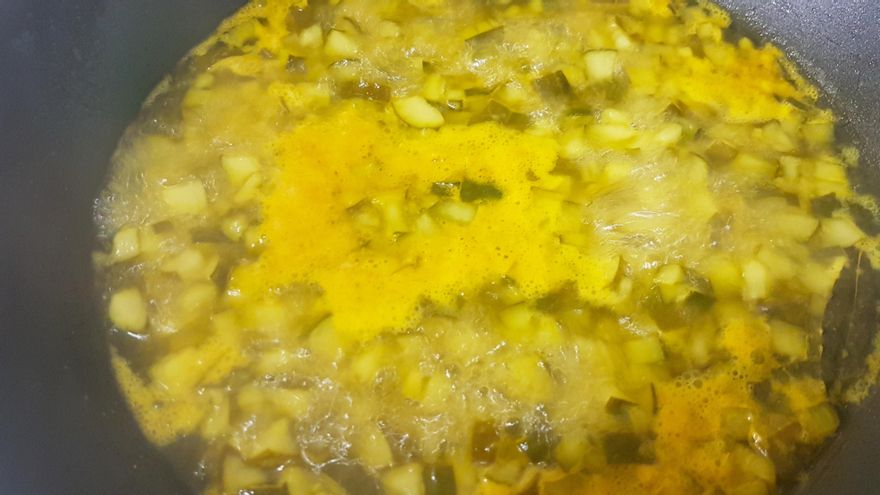 Cocción a fuego lento del Relish de Pepino.