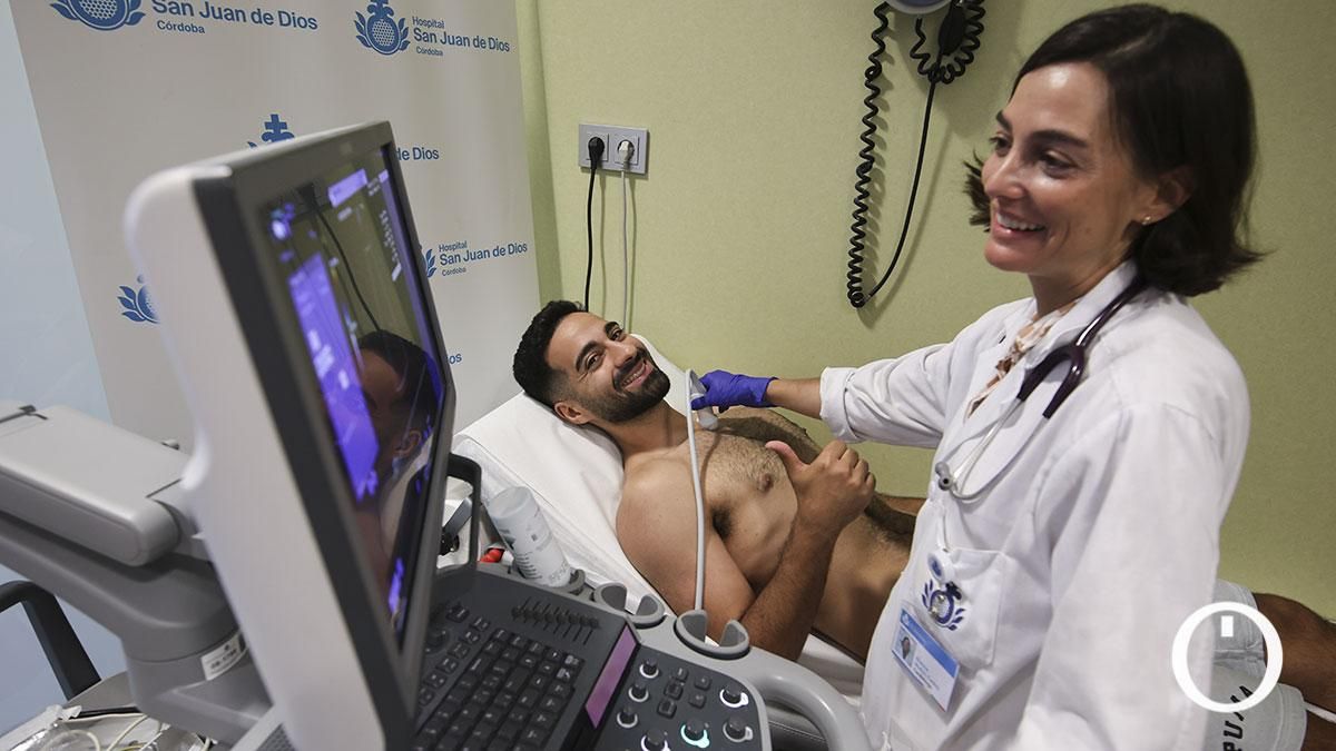 Reconocimientos médicos a los jugadores del Córdoba CF en el Hospital San Juan de Dios