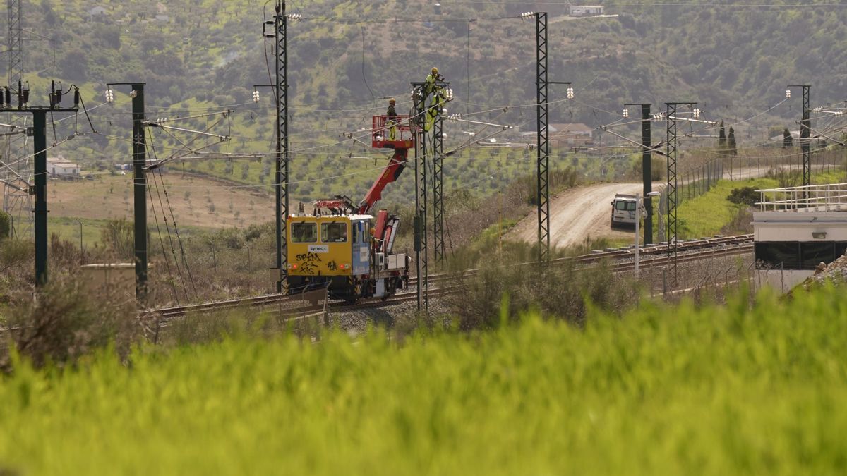 Los hosteleros de Málaga creen que la Semana Santa "no va a ser tan mala como se está pintando" por falta de AVE directo