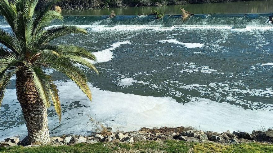 El río Tajo a su paso por Toledo el 9 de febrero de 2023, desde un ventanal del Cigarral del Ángel Custodio