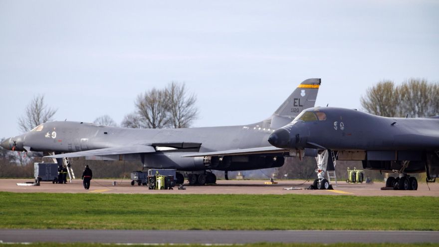 Aviones de combate de EEUU en una base militar británica empleada para lanzar ataques contra Irán, el 10 de marzo de 2026.