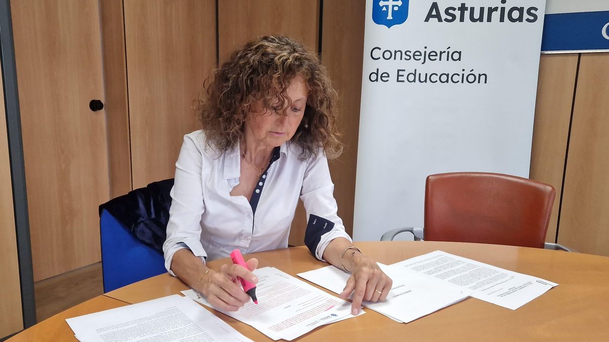 La nueva consejera de Educación de Asturias inicia la ronda de contactos con los colectivos que se movilizaron