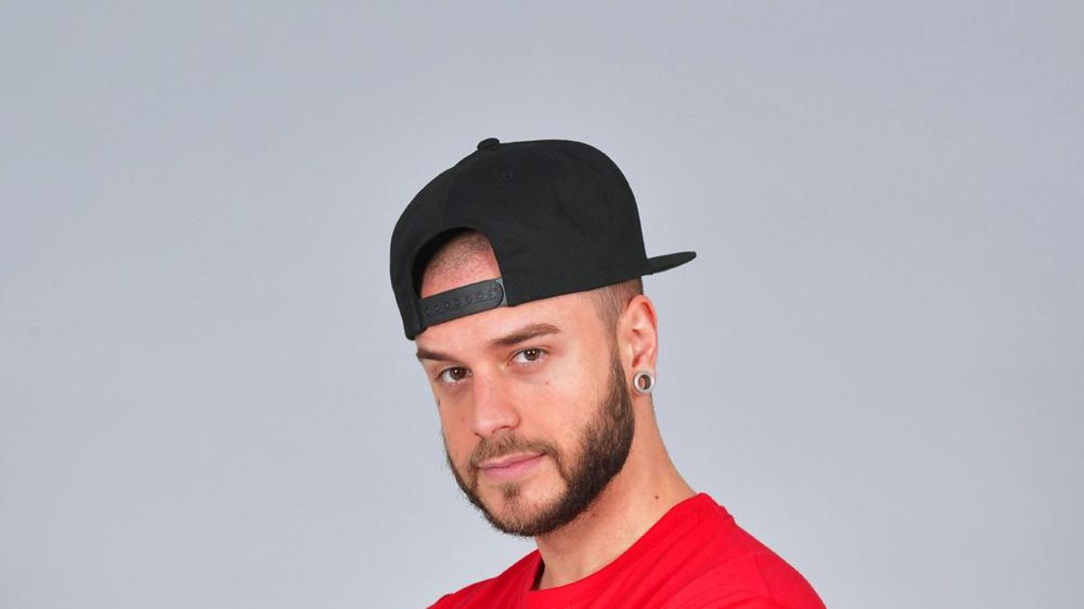 Posados oficiales de los concursantes de Supervivientes 2018 en Telecinco