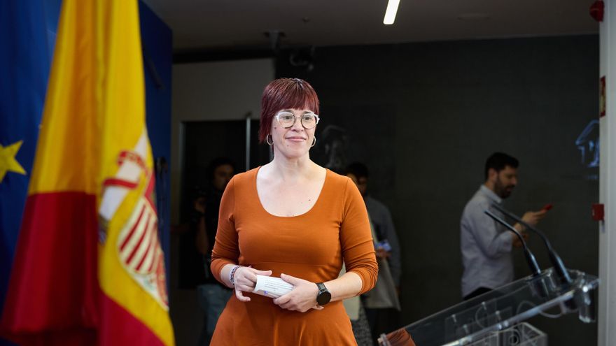 La diputada de Compromís Águeda Micó llega a una rueda de prensa anterior a la Junta de Portavoces, en el Congreso de los Diputados, a 24 de junio de 2025, en Madrid (España). .