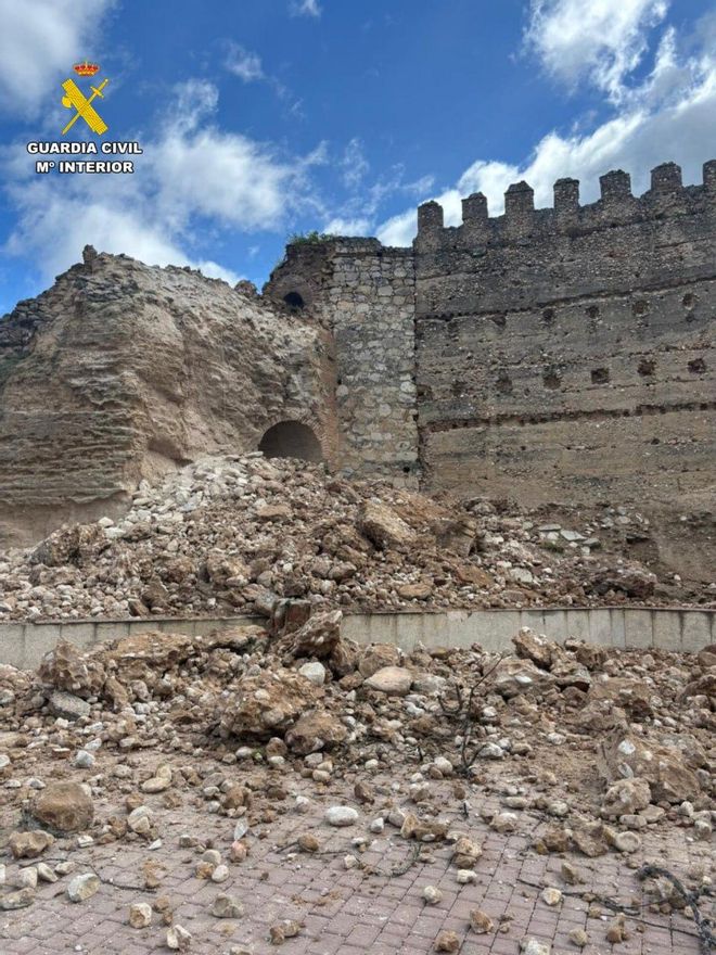 Restos de la torre tras el derrumbe