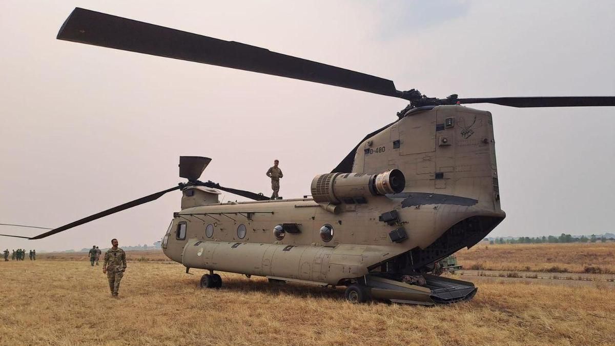Tras 10 días de lucha contra los incendios llegan a León los refuerzos del Ejército, Europa, Valencia y País Vasco