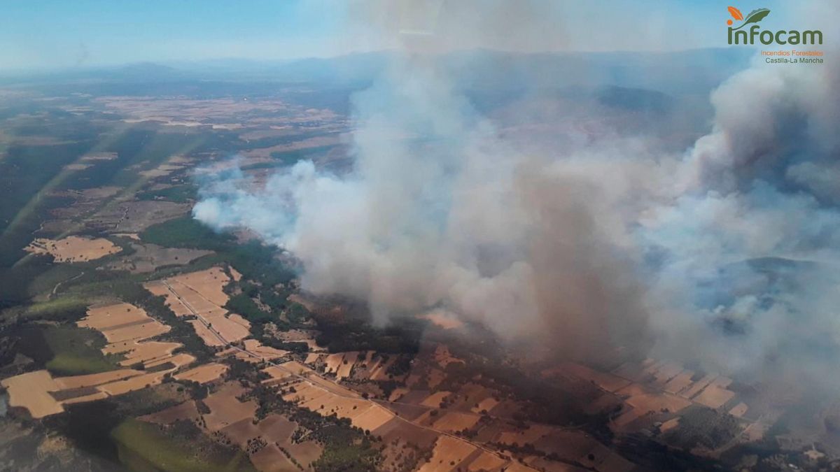 Incendio en Valdepeñas de la Sierra