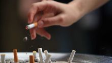 Los oncólogos piden subir el precio del tabaco para reducir su consumo