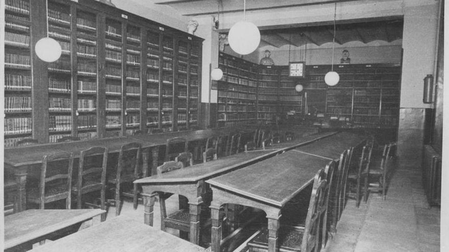La biblioteca en 1915