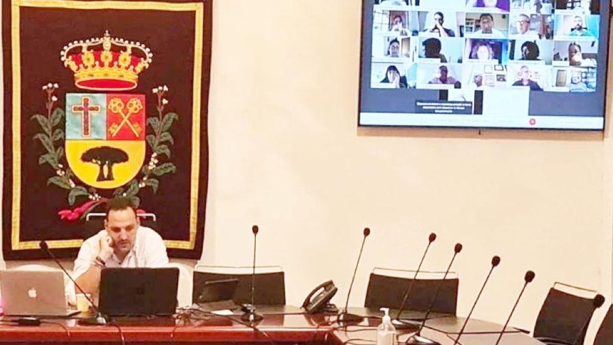 El alcalde de Breña Alta, Jonathan Felipe, en el último pleno.