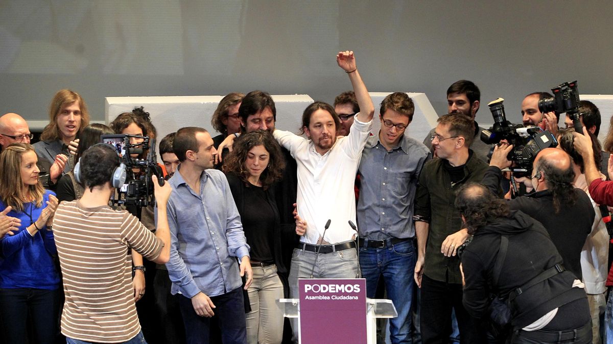 Pablo Iglesias, el pasado sábado junto a algunos de sus colaboradores más cercanos. \ Marta Jara