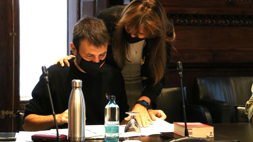 La Junta Electoral pide a Borràs justificar por qué mantiene el escaño al diputado de la CUP condenado