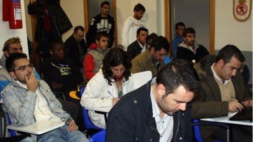 Jugadores de la Cultural en la Rueda de Prensa