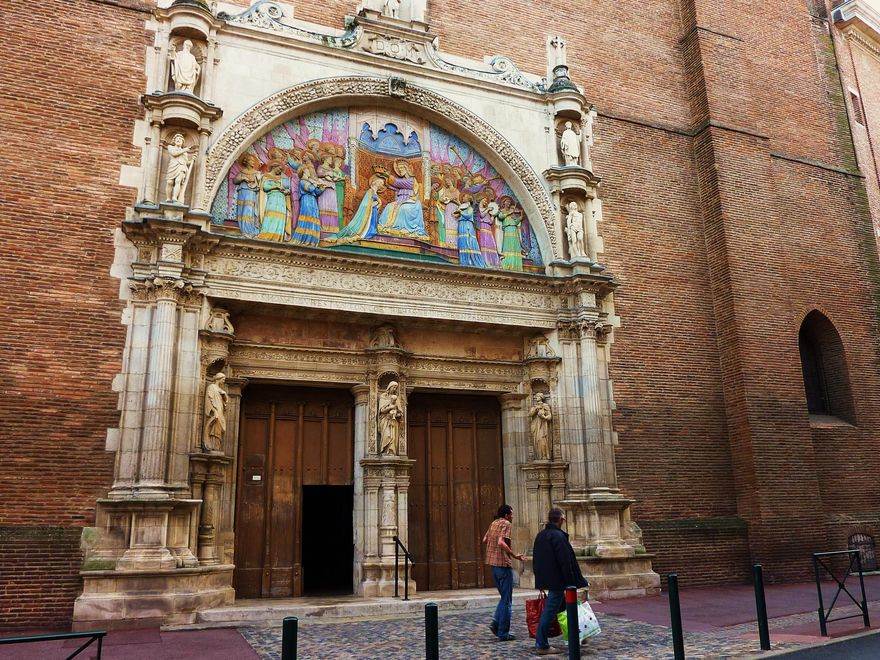 Ladrillo y Piedra. Nuestra Señora de Taur.