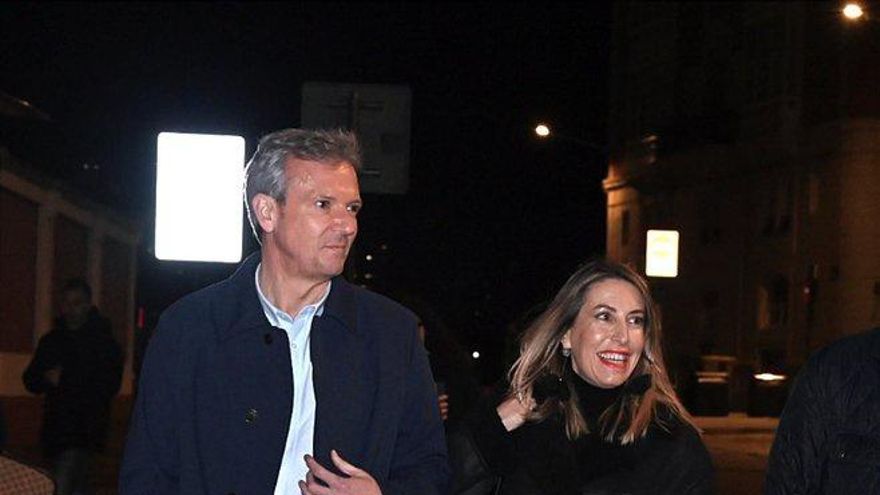 Archivo - La presidenta de la Junta de Extremadura, María Guardiola, y el presidente de la Xunta de Galicia, Alfonso Rueda, en una imagen de archivo