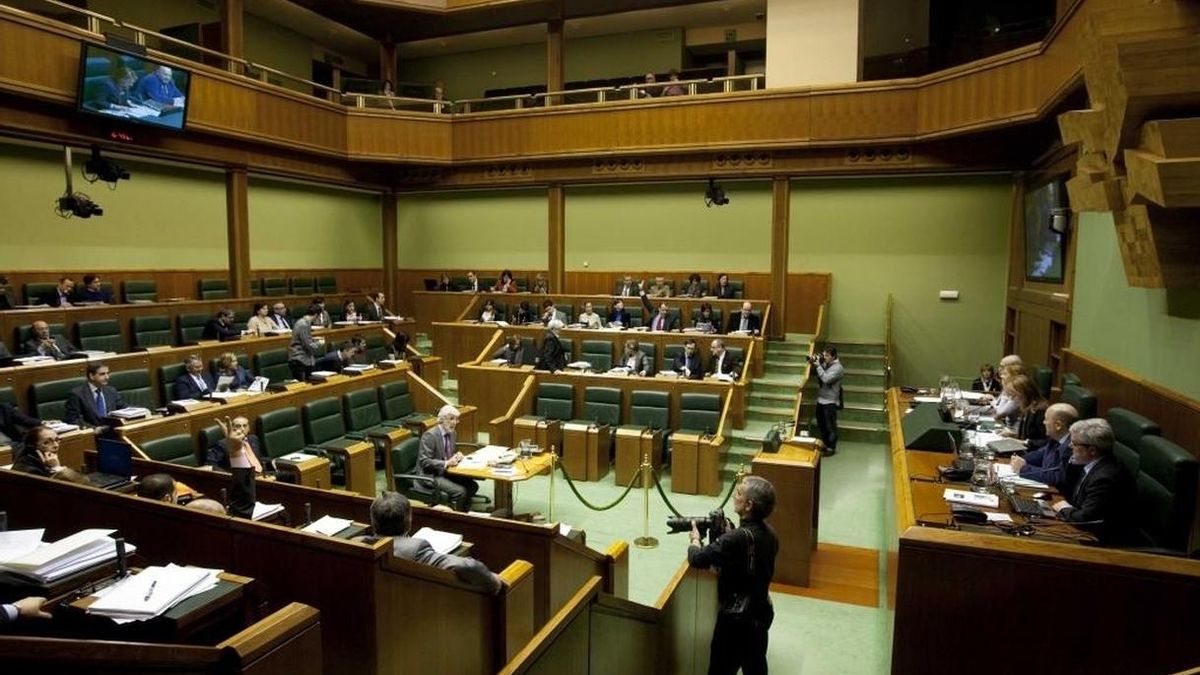 PNV, PSE y PP rechazan en el Parlamento vasco la desaparición de la figura del aforamiento