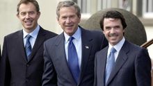 Con la invasión de Irak ya decidida, Aznar y Blair intentaron que el mundo creyera lo contrario
