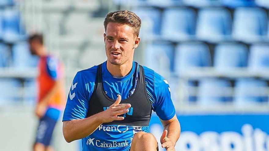 El CD Tenerife renueva a Larrea hasta 2024