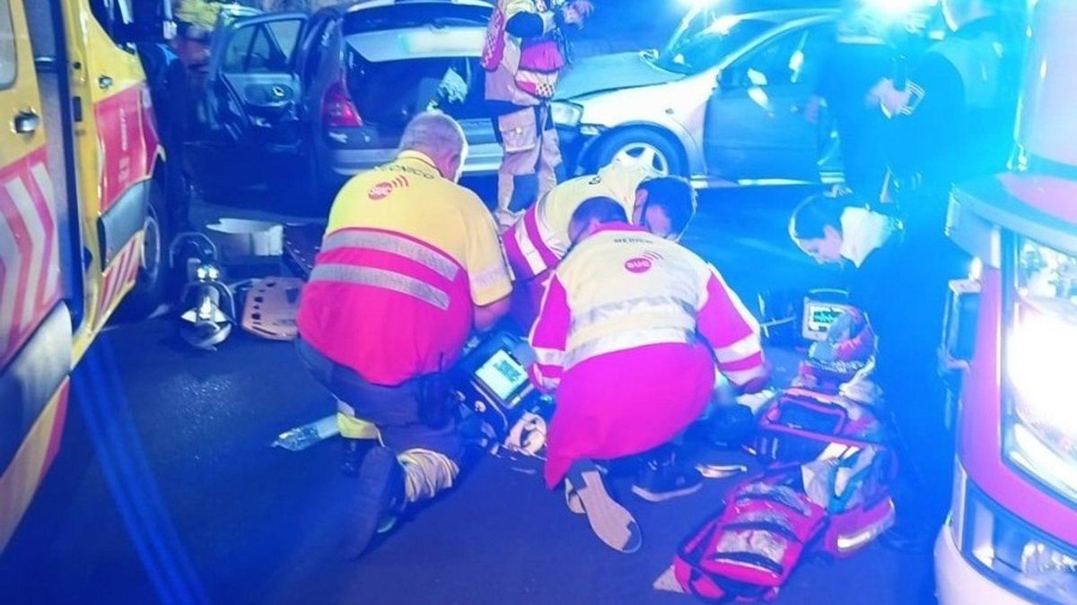 Muere un hombre en un choque frontal entre dos turismos en la TF-16, a su paso por La Laguna