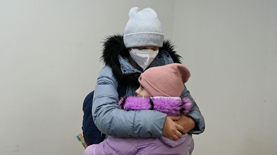 Miles de refugiados ucranianos llegan a la frontera norte italiana