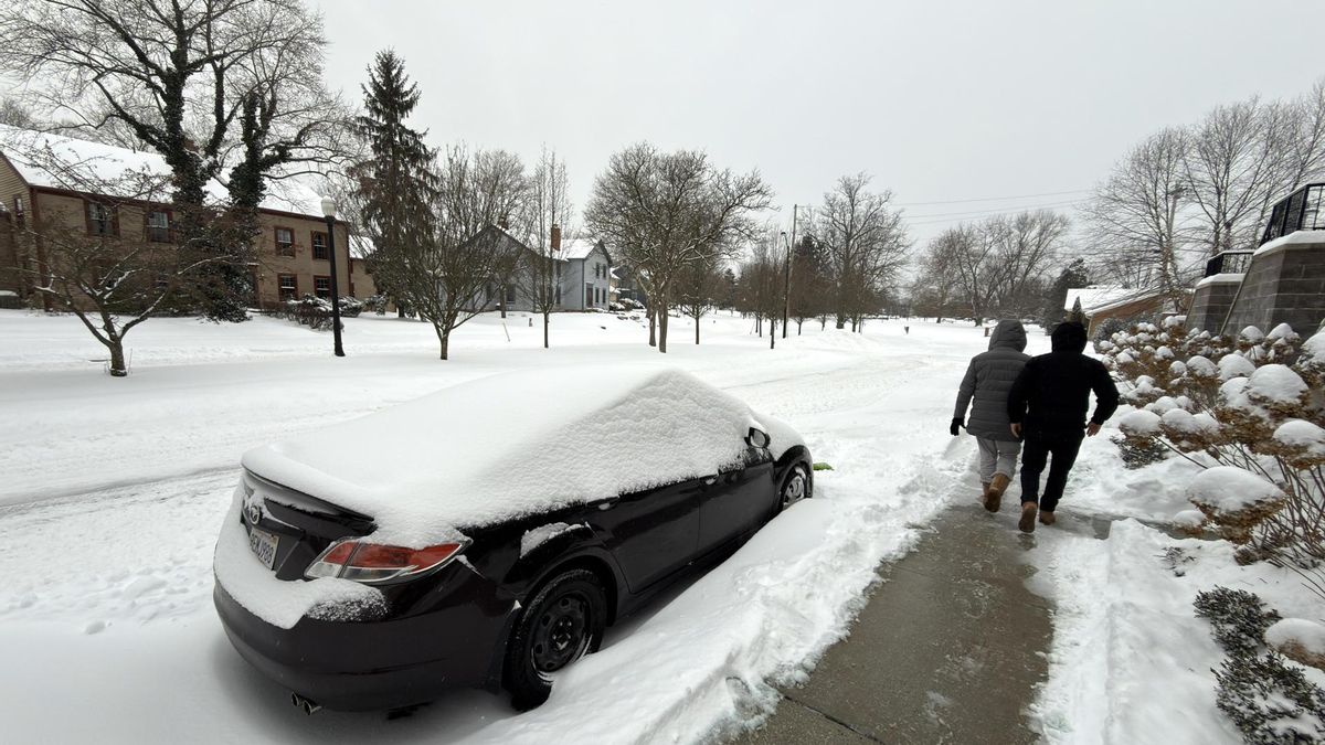 Al menos seis muertos y un millón de hogares sin electricidad por una gran tormenta de nieve en EE.UU.