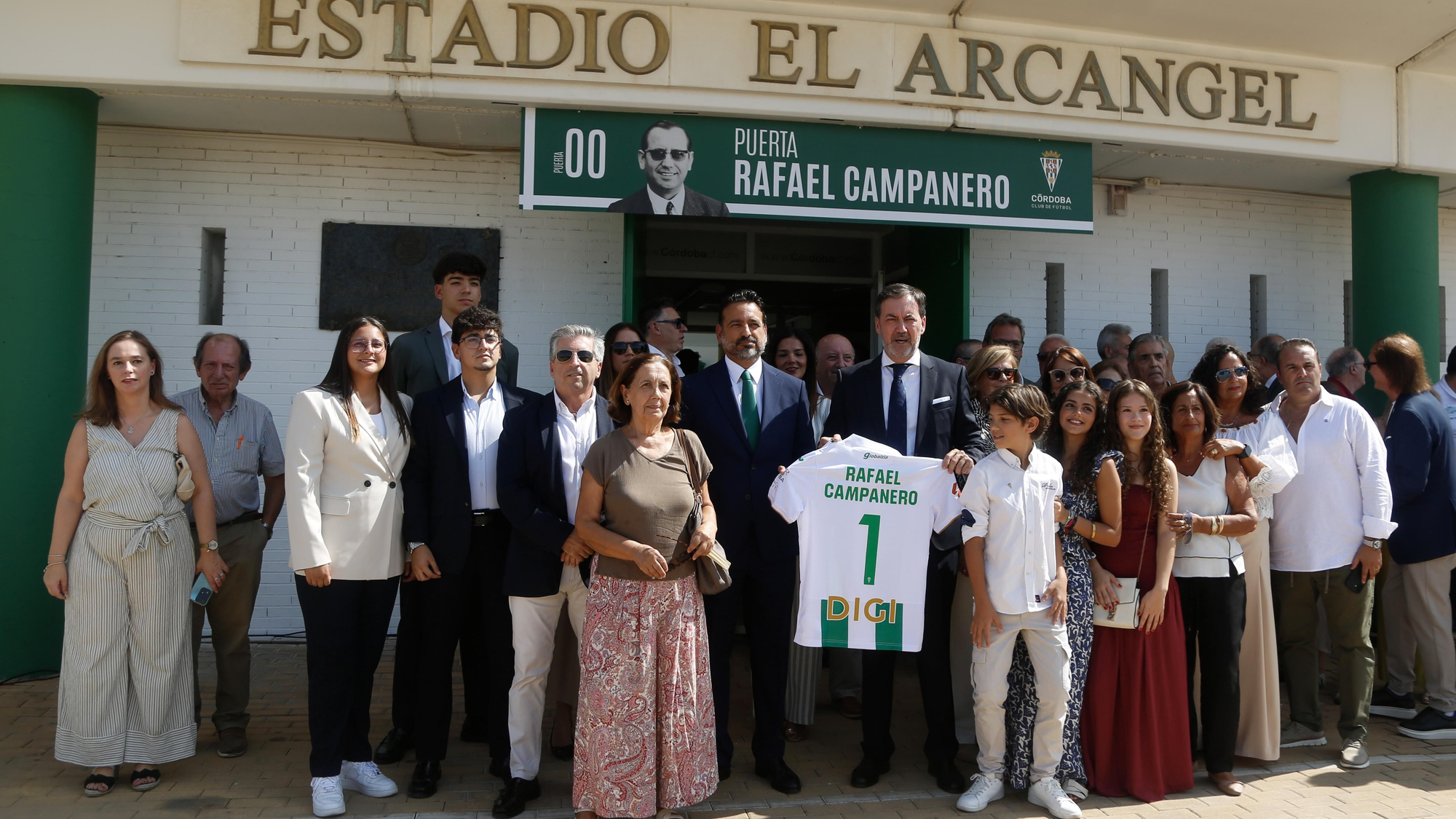 Homenaje a Rafael Campanero en la Puerta 0 de El Arcángel