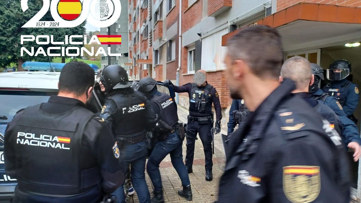 Detenido en Asturias por retener y amenazar con un cuchillo a su pareja durante diez días en su casa y golpearla